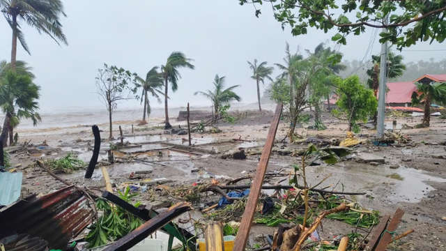 SUPERTAJFÚN už udrel plnou silou. Prvé správy o obetiach