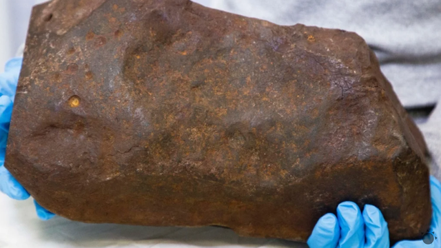 Muž si roky uschovával kameň a myslel, že je zo zlata. Ukázalo sa, že je oveľa cennejší