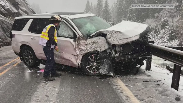 Vracali sa domov, ale ich auto rozdrvil balvan. Stále sú v šoku
