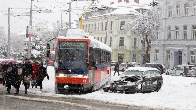 Sneženie prichádza aj do Bratislavy. Do platnosti vstupujú výstrahy