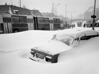 Doprava sa zastavila, školy zatvorili, ľudia zostali uväznení. Snehová kalamita, ktorá zasypala aj Bratislavu