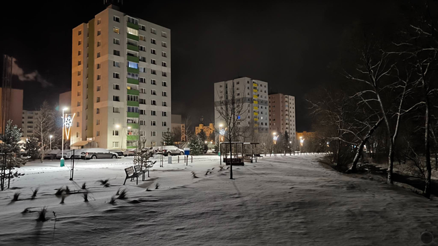 Slovensko sa v posledný deň roka zobúdza do zasneženého rána. Pozor najmä na cestách
