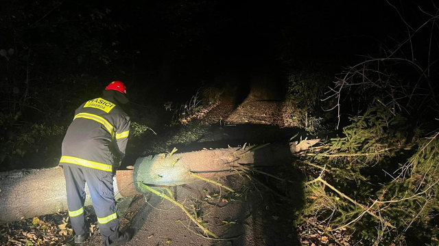 Na Štedrý večer sú bez elektriny. Vietor na severe Slovenska spôsobil výpadky