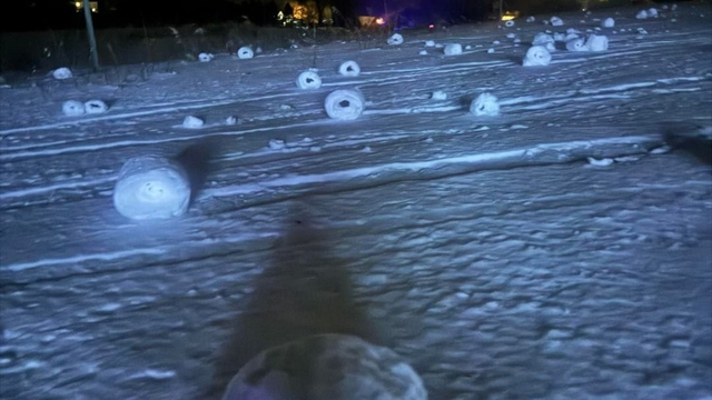 FOTO: Neuveriteľný zázrak prírody: Objavili sa snehové valčeky