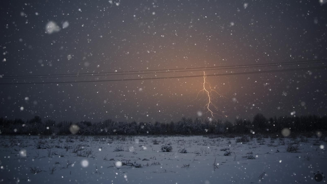 Sneženie na Slovensku dnes sprevádzajú hromy a BLESKY