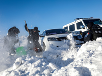 Mrazivý chaos: Mesto zasypal sneh, vietor dosahuje silu orkánu