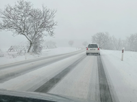 Sneženie PRÁVE TERAZ vstupuje nad Slovensko a pokryje nížiny na západe