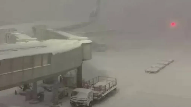 Extrémna zima zo Sibíra dorazila do Japonska. Ostrovy ostali paralyzované