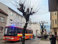 Žilina vyhlásila mimoriadnu situáciu. V ovzduší je neznáma látka