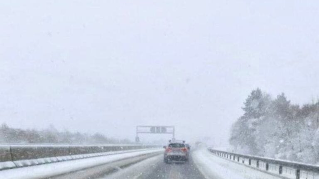 Aktuálne z diaľnice D1: Pre husté sneženie sa zavádzajú obmedzenia