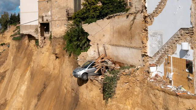 Nové zistenia o zosuve pôdy na Sicílii. Urýchliť ho mohlo aj zemetrasenie