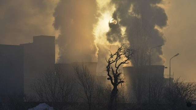 VÝSTRAHA najvyššieho stupňa: Smogová situácia v slovenských mestách je závažná