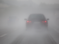 AKTUÁLNE: Pozor na hustú hmlu v tejto časti Slovenska. Do regiónu sa vracia zima