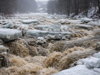 Časť Slovenska ohrozuje ľadová povodeň. V platnosti je aj výstraha 2. stupňa