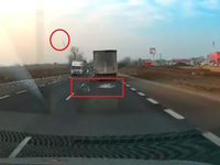 Ľad z kamióna ohrozoval ostatných vodičov. Na Slovensku však chýbajú miesta na jeho bezpečné odstránenie