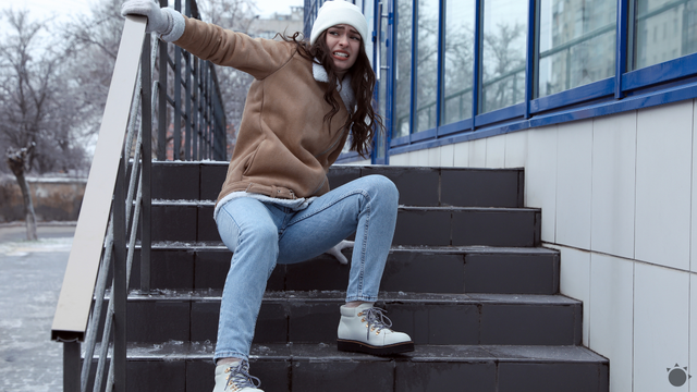 Pozor na POĽADOVICU. Na cestách sa poriadne šmýka