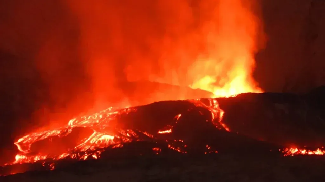 ETNA: Najaktívnejšia sopka Európy vybuchla. Láva je 5 km od najbližších miest