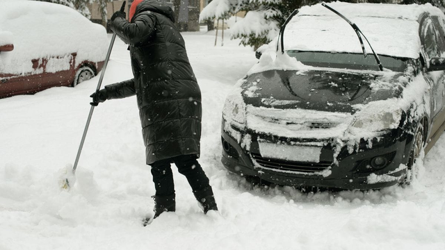 Polárny vír sa opäť rozpadol: Vyzývajú zostať doma. Pocitová teplota sa prepadne k -45 °C