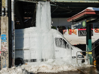 Zima útočí: Dodávka sa premenila na kocku ľadu