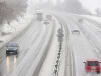 AKTUÁLNE: V Česku uzatvárajú diaľnice pre husté sneženie