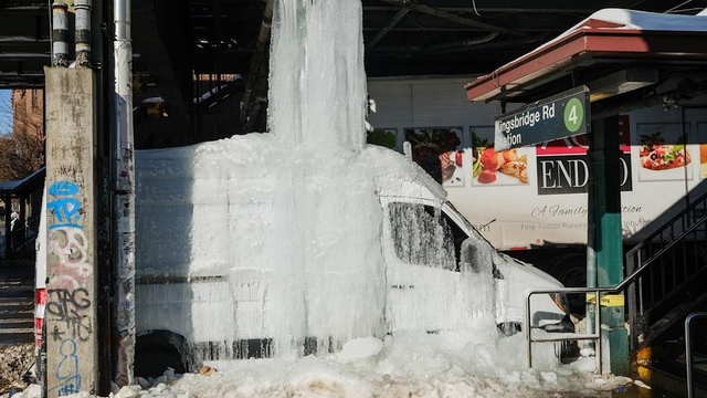 Zima útočí: Dodávka sa premenila na kocku ľadu