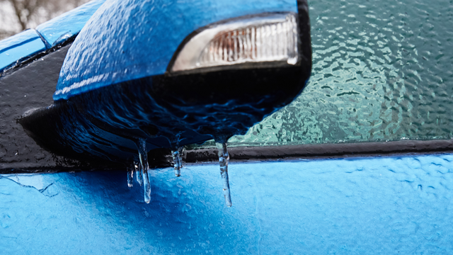 Čaká sa kalamita. Červené výstrahy vstupujú do platnosti. Cestovaniu sa radšej vyhnite