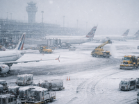 Sneh spôsobuje ďalšie problémy. Zrušili desiatky letov