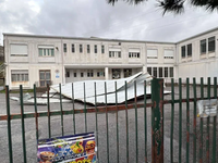 Počasie nie je priaznivé: Silný vietor zhadzuje strechy