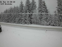 Sneženie TERAZ naberá na sile a problémov bude čoskoro oveľa viac. Pozrite si, kde napadne najviac snehu