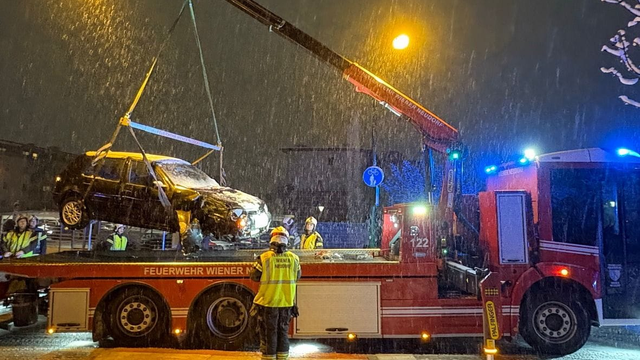 Snehová kalamita má prvú obeť. Viedeň je zasypaná snehom