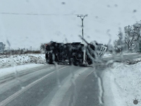 AKTUÁLNE: Sneženie spôsobuje problémy na cestách. Situácia sa ešte zhorší