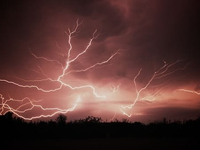 Jar otvára búrkovú sezónu. V marci štartujú prvé výraznejšie búrky