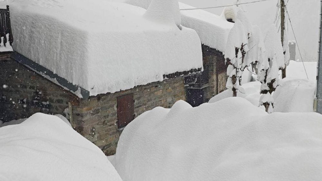 Alpy zasiahlo extrémne sneženie. Niektoré oblasti hlásia rekordy