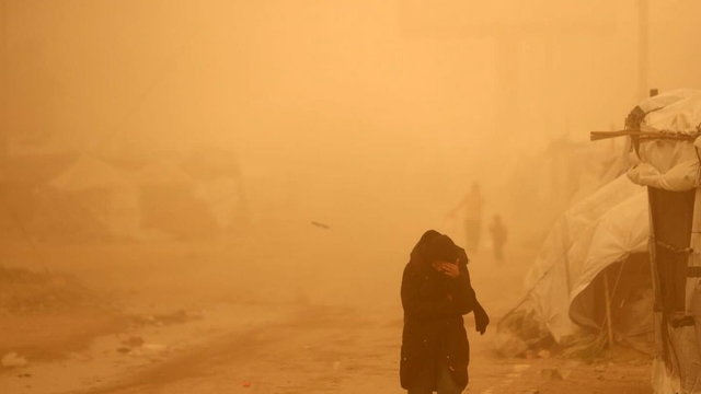 Vietor zdvihol prach a piesok. Pásmo Gazy zasiahla mohutná piesočná búrka