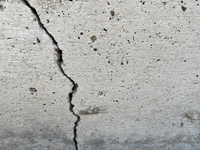 Po silnom zemetrasení v Grécku ľudia v panike vybiehali z domov. Objavujú sa prvé škody