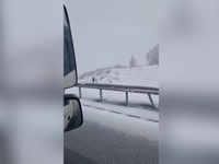 Na D1 pozor. Zima sa vracia a začína byť šmykľavo