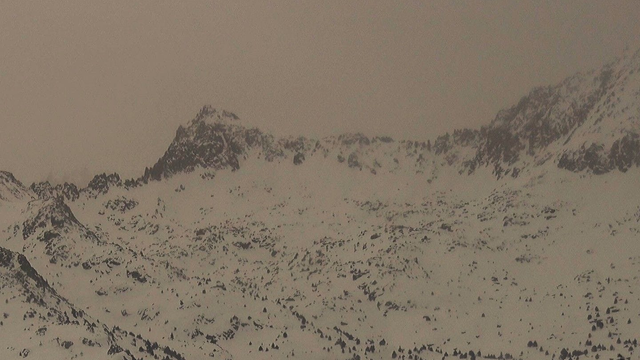 Saharský prach už pokrýva posledný sneh na horách, koncentrácia ešte zosilnie