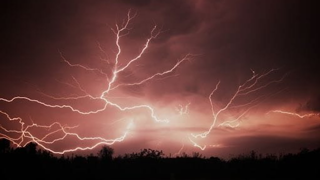 Jar otvára búrkovú sezónu. V marci štartujú prvé výraznejšie búrky