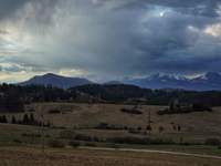 Počasie na piatok 13. marca: Búrky vystrieda sneženie na horách