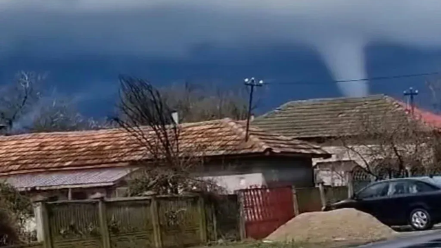 Na Balkáne sa objavilo prvé tornádo, úradovali búrky aj krupobitie