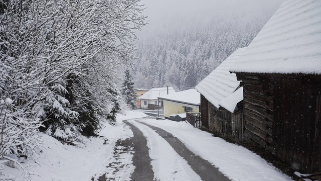 Sneh, ktorý napadol, sa rýchlo roztopí. Dnes sa oteplí
