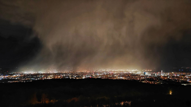 Vytvárajú sa ďalšie búrky. Tentoraz už aj pri Trenčíne, Žiline a Nitre, pričom riziko trvá aj počas noci