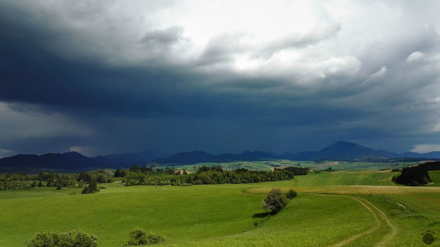 Dnes prinesie počasie vietor aj zrážky. Žiadna sláva to však nebude a sucho bude pokračovať