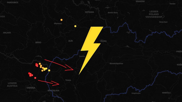 Od západu postupujú na Záhorie búrky. Nad Malými Karpatmi by mali slabnúť