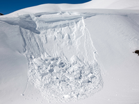 Chystáte sa do hôr? Lavíny sú ešte stále aktívnym nebezpečenstvom