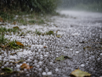 Búrky v západnej Európe prinášajú krúpy. Čoskoro dorazia aj na Slovensko