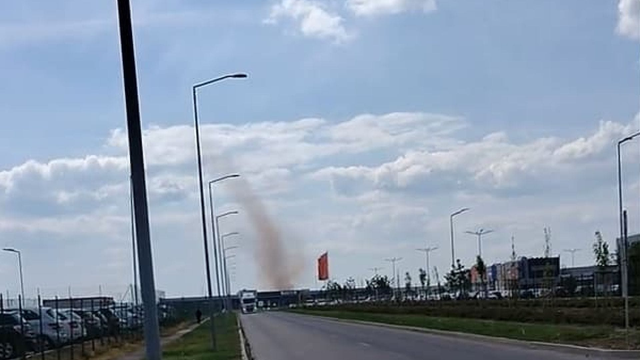 Na hraniciach strašil mohutný prachový vír. Ľudia hovoria o „bosorkinom lieviku“