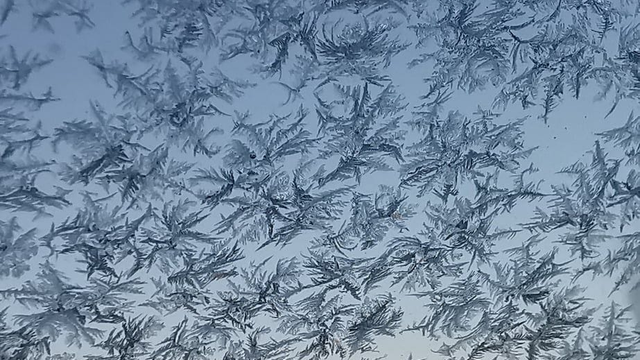 Teploty dnes klesali k -10 °C. Séria mrazivých rán na Slovensku pokračuje