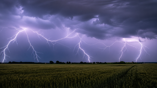 Búrky zabíjali vo veľkom: Po údere bleskom zomrelo 14 ľudí