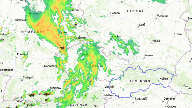 Búrky sa už tvoria. Meteorológovia varujú pred krúpami a silným vetrom